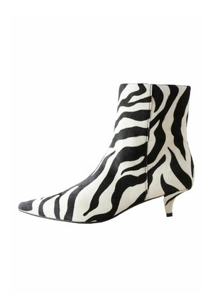 REGULAR FIT - FOREVER COMFORT ALMOND TOE - Classic ankle boots - zebra print leather