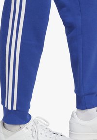 adidas Originals Teplákové kalhoty - royal blue