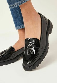 Next FOREVER COMFORT PATENT TASSEL  - Belebújós cipők - black