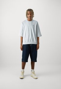 GAP BRANNAN CREW - Lihtne T-särk - grau