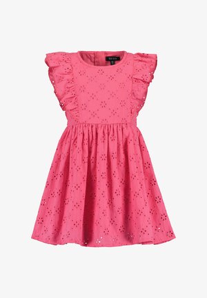 Roze katoenen jurk met korte ruches aan de mouwen, opengewerkte borduursels en een geplooide rok. Heeft een ronde halslijn en een sluiting aan de achterkant.