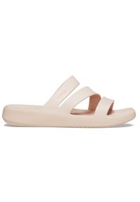 Jasnoró�żowe klapki w formie ślizgów z trzema szerokimi paskami, grubą podeszwą i teksturowanym dnem dla lepszej przyczepności. Wykonane z lekkiego i trwałego materiału.