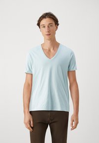 DRYKORN QUENTIN - Basic póló - green