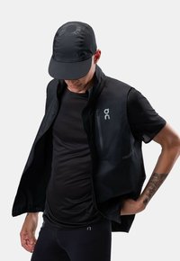 On Cappellino - black