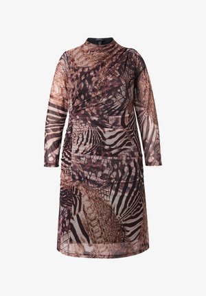 Langdraagtjdress met een slang- en zebra-print in aardetinten van bruin, tan en zwart, met gestructureerde stof en een hoge halslijn.