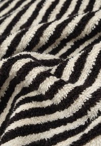 MAЯSIKØH STRIPED - Rantapyyhe - black