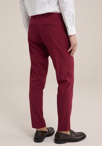 WE Fashion THE FLEX SUIT - Kostiuminės kelnės - red