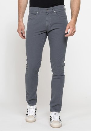 Carrera Jeans, MOD. 717 SLIM FIT CANVAS - Pantaloni - gate grey
