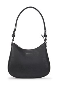 Sac à épaule en cuir noir avec une silhouette courbée, motif de logo gaufré, sangle réglable et fermeture éclair. Texture lisse.