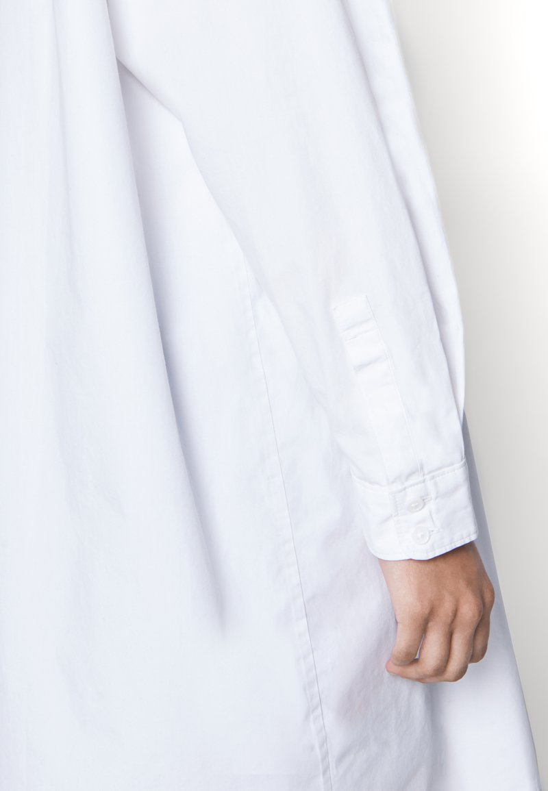 Damen Freizeitkleider | Levi's® SAMARA DRESS Freizeitkleid bright white/weiß - FO19567 Damen Freizeitkleider | Levi's® SAMARA DRESS Freizeitkleid bright white/weiß - FO19567