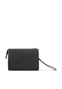Clutch in pelle nera con finitura uniforme, chiusura con zip e tracolla. Forma rettangolare, design compatto, dettagli hardware minimi.