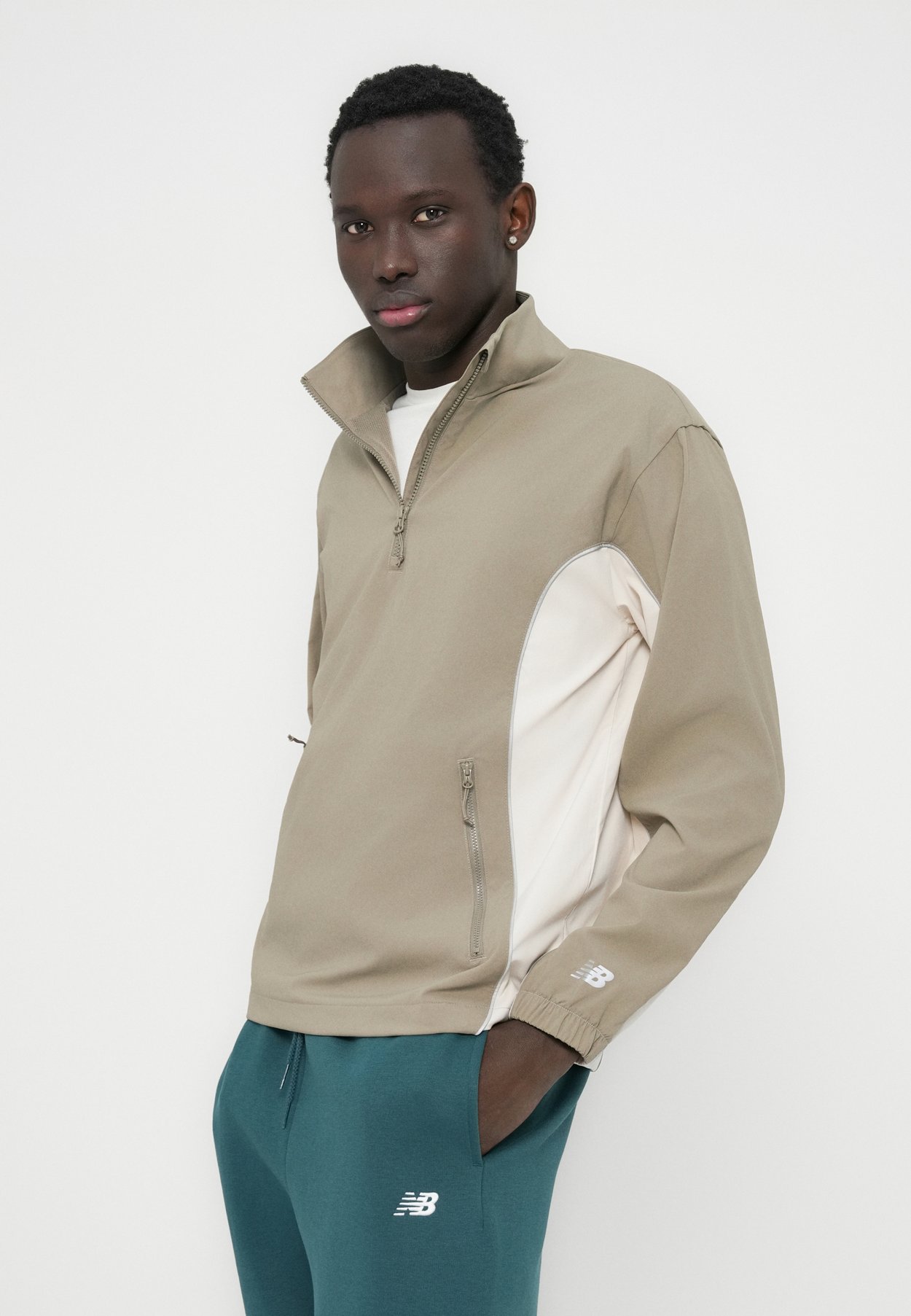 SPORT ESSENTIALS JOGGER