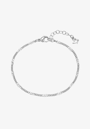 Pulsera de cadena fina de tono plateado con cierre de langosta y cadena de extensión ajustable que termina en un pequeño colgante en forma de corazón.