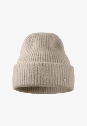 Beanie in maglia beige realizzato in morbida lana, con un design a coste, orlo arrotolato e un piccolo logo metallico sul lato.