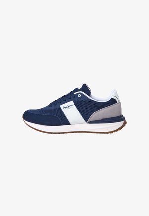 Marineblaue Sportschuhe mit weißem Streifenmuster, aus Mesh- und Wildledermaterialien, Gummisohle und Schnürverschluss für einen sicheren Sitz.