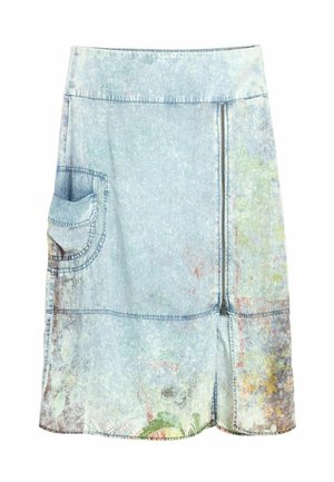 Jupe en denim bleu clair longueur genou avec poche latérale, fermeture éclair devant et motifs floraux subtils près de l'ourlet.