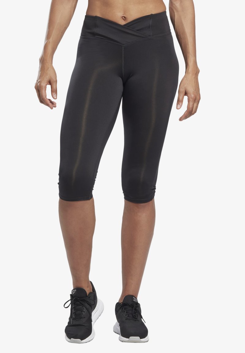 Reebok - PP BASIC CAPRI - Träningsshorts 3/4-längd - night black, Förstora