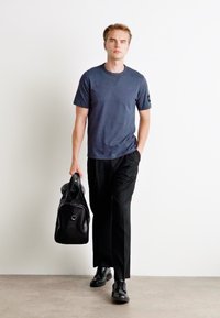 Calvin Klein Jeans BADGE REGULAR TEE - Základné tričko - ink