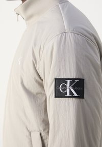 Calvin Klein Jeans Allvädersjacka - grey