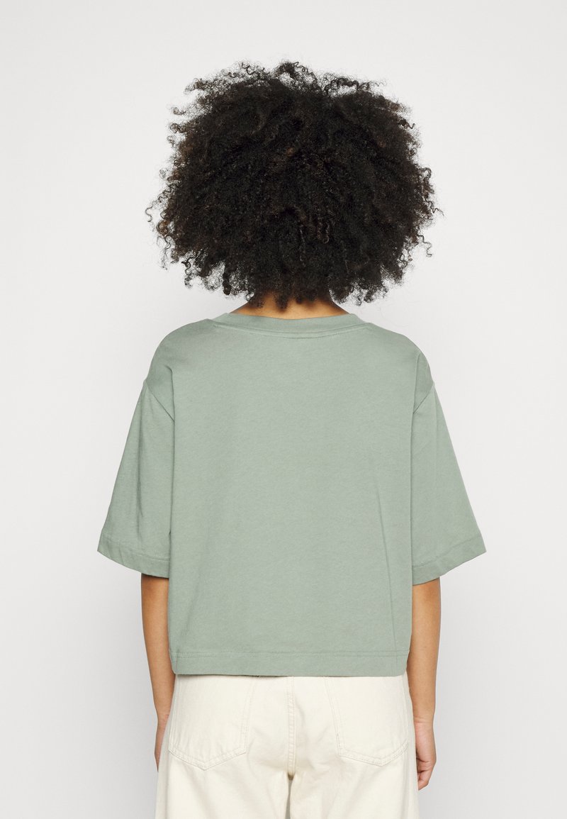 Damen T-Shirts | GAP Petite FASHION LOGO TEE T-Shirt print gasoline green/schwarz - YP89996 Damen T-Shirts | GAP Petite FASHION LOGO TEE T-Shirt print gasoline green/schwarz - YP89996