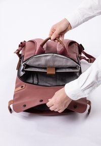 Aunts & Uncles YOKOHAMA - Tagesrucksack - apple butter