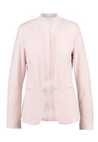 Světle růžový blazer s vytvarovaným střihem, jednopřesně zapínací design, dvě přední kapsy a žádné viditelné knoflíky. Hladká, strukturovaná látka.
