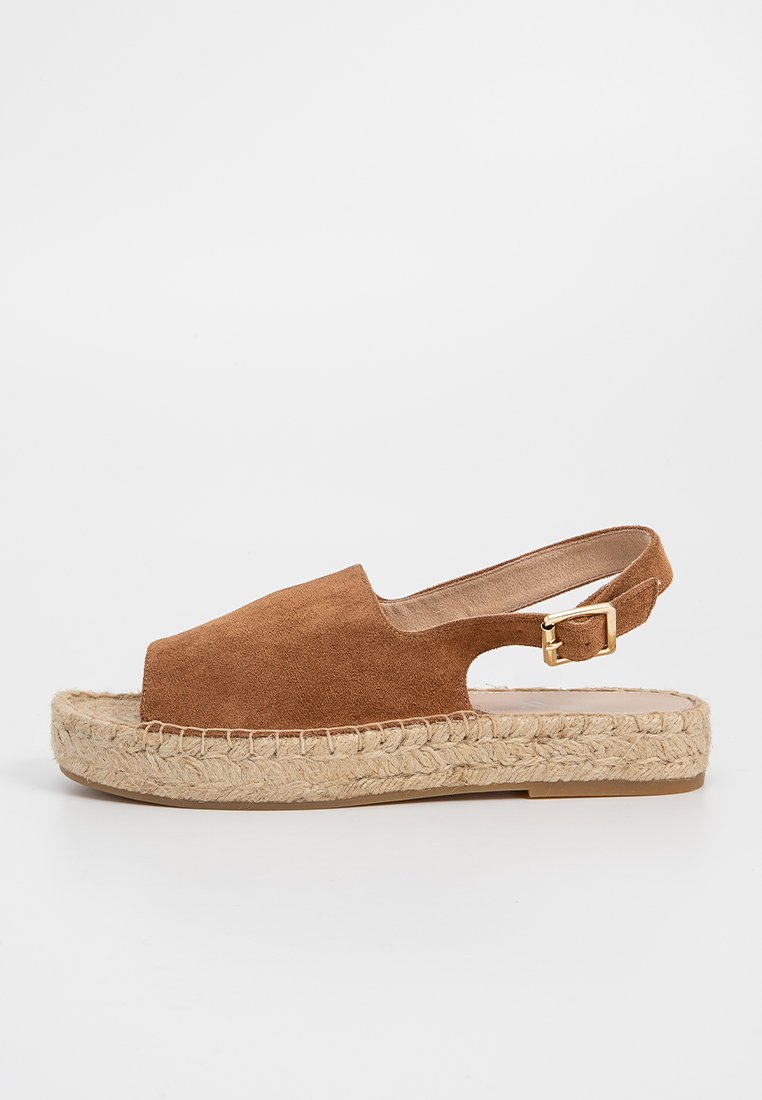 Vanessa Wu Sandalen met plateauzool bruin