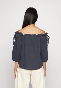 ONLY Petite ONLTILLA THYRA OFF SHOULDER - Blusa - phantom