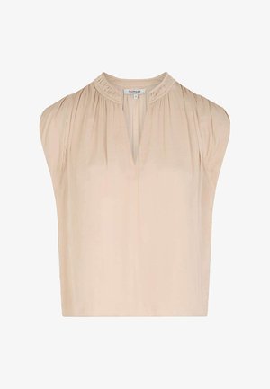 Blouse beige sans manches avec tissu froncé à l'encolure et aux épaules, dotée d'un col en V avec encoche.