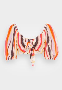 Blusa curta riscada com mangas bufantes, apresentando linhas laranja, rosa e castanho sobre um fundo claro, atada à frente com um laço.