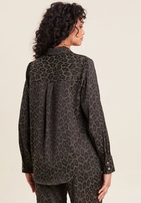 Breal Overhemdblouse - vert kaki