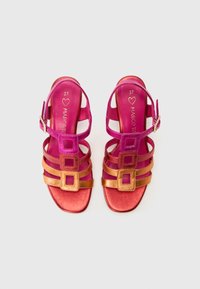 Marco Tozzi Aukštakulniai sandalai - pink