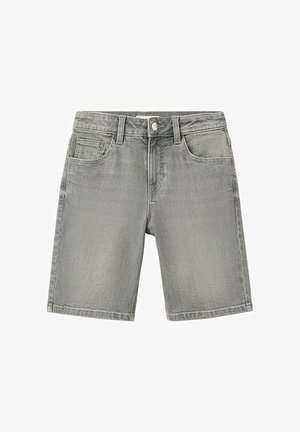 Grijze denimshorts met knopen aan de voorkant, rits, riemlussen en drie voorzakken, weergegeven op een witte achtergrond.