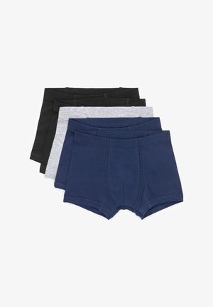 Pila de cuatro bóxer para hombre en azul marino, gris y dos pares negros, dispuestos ordenadamente sobre un fondo blanco.