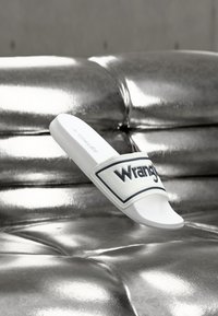 Επιλέχθηκε, bright white