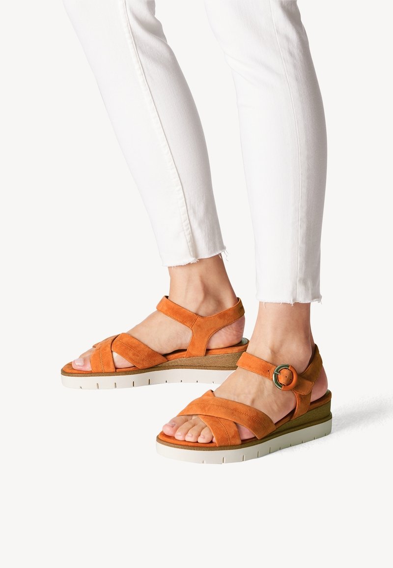 Tamaris Sandali con plateau - orange