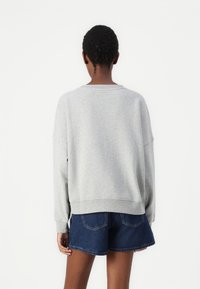 Thumbnail Image 4