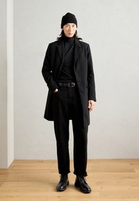 Pier One Snørestøvletter - black