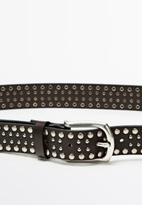 STUDDED - Riem - dark brown