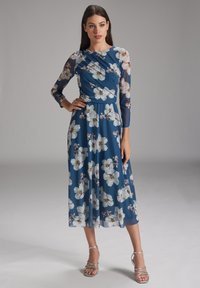 Swing - MIDILANGES MIT 3/4ARM - Freizeitkleid - faded blue multi Thumbnail-Bild 1