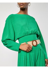 Apricot CROP BATWING OPEN BACK - Camicetta - green
