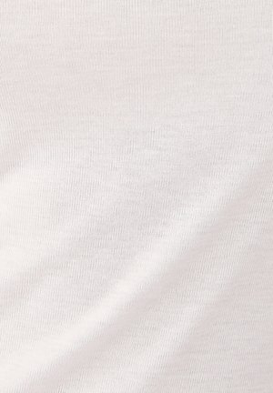 Witte katoenstof met een gladde textuur en fijne ribbelpatroon. Zacht en lichtgewicht materiaal dat soepel valt.