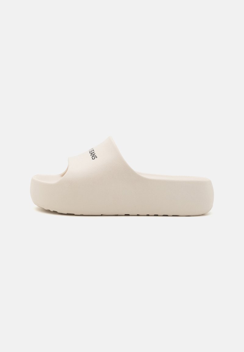 Tommy Jeans FLATFORM POOL SLIDE - Iešļūcenes - newsprint