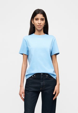 CLASSIC LOGO TEE - Βασικό μπλουζάκι - blue descent