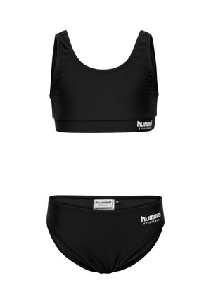 Czarny dwuczęściowy strój kąpielowy wykonany z gładkiego materiału. Góra z dekoltem typu scoop; dół o niskim stanie. Logo Hummel w kolorze białym.