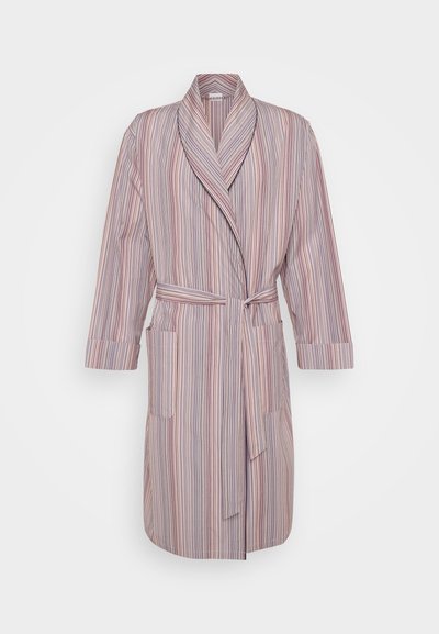 Robe en coton rayé avec un col châle, doté de manches longues, d'une taille ceinturée et de deux poches à l'avant dans une palette de couleurs pastel.
