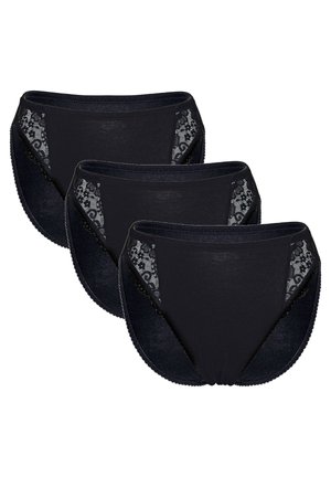 Set di tre mutandine nere in cotone con accenti in pizzo sui lati. Presentano una consistenza liscia e una vita elastica per il massimo comfort.