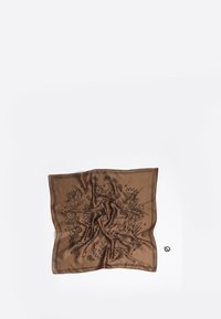 Brauner Seidenschal mit einem zentralen, aufwändigen schwarzen Umrissdesign von Blumen, Tieren und Sternen, umrahmt von einer dekorativen Bordüre.