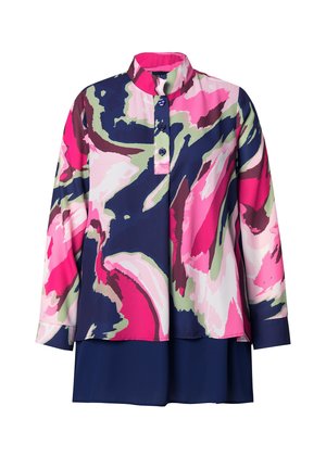 Multikleurige blouse met lange mouwen, met een abstract patroon in roze, marineblauw en groen, een staande kraag en knoopsluiting. Glad weefsel.