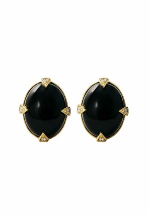 Pendientes con gema ovalada negra montados en oro, con cuatro garras triangulares de oro, cada una rematada con una pequeña piedra clara.